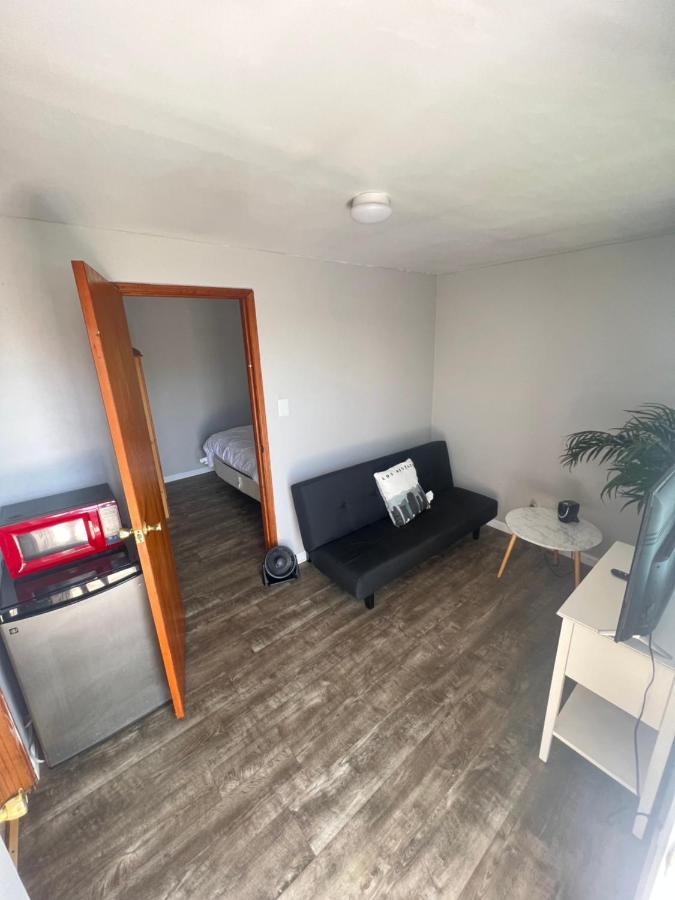 Shared Double Room Inside Home With Private Bathroom, Entrance Hawthorne Exterior foto